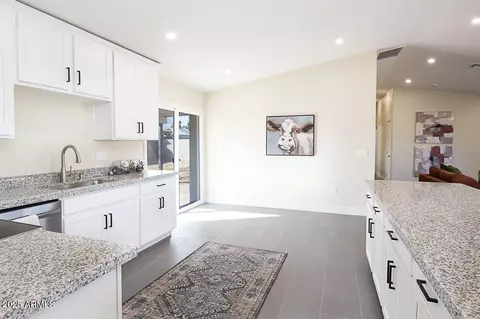 3215 E Captain Dreyfus Ave, Phoenix, AZ 85032 photo 14