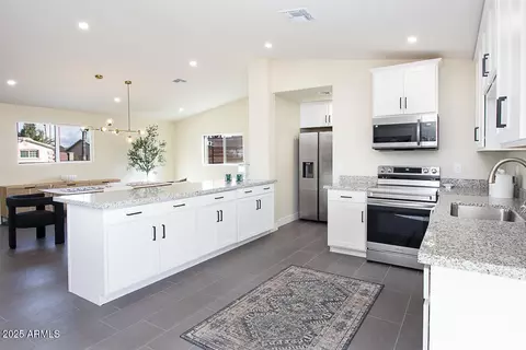 3215 E Captain Dreyfus Ave, Phoenix, AZ 85032 photo 2
