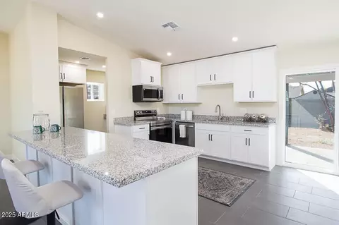 3215 E Captain Dreyfus Ave, Phoenix, AZ 85032 photo 12
