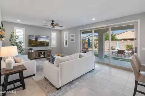 518 E Balao Dr, Phoenix, AZ 85085 photo 3