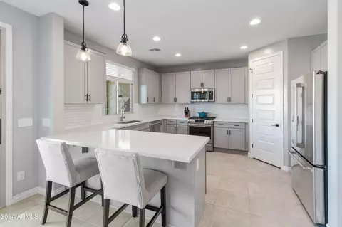 518 E Balao Dr, Phoenix, AZ 85085
