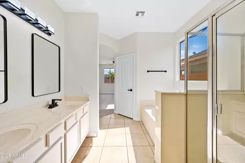 Bath - 3383 E Santa Fe Ln, Gilbert, AZ 85297 photo 3 of 5