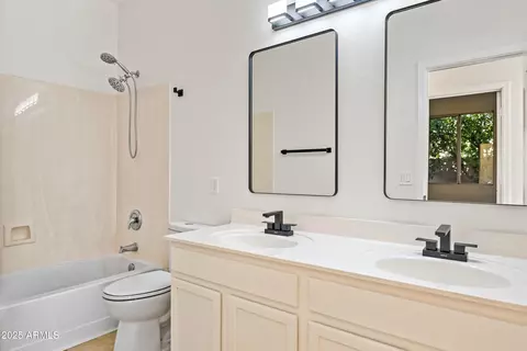 Bath - 3383 E Santa Fe Ln, Gilbert, AZ 85297 photo 5 of 5