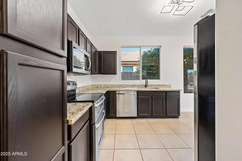 Kitchen - 3383 E Santa Fe Ln, Gilbert, AZ 85297 photo 2 of 3