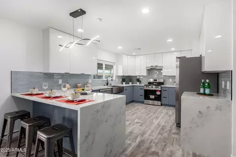 1152 W Greenway Dr, Tempe, AZ 85282
