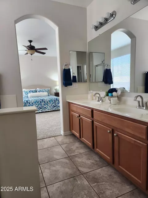 Bath - 2441 W Beverly Rd, Phoenix, AZ 85041 photo 1 of 3