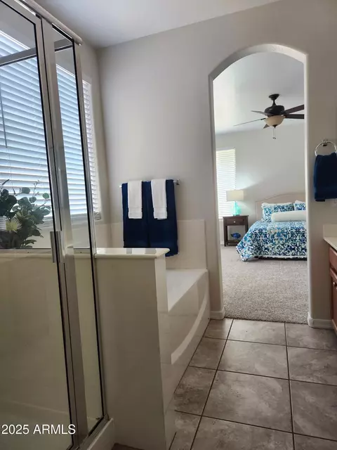 Bath - 2441 W Beverly Rd, Phoenix, AZ 85041 photo 2 of 3