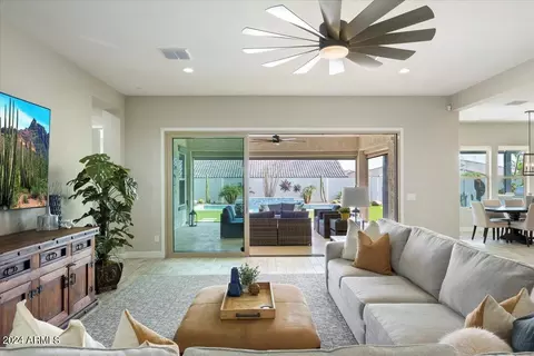 3015 E Daley Ln, Phoenix, AZ 85050 photo 4