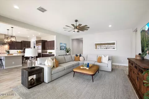 3015 E Daley Ln, Phoenix, AZ 85050 photo 5