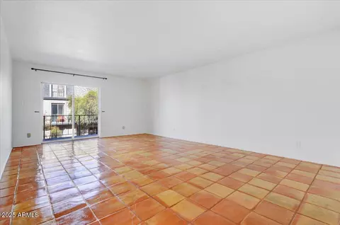 Living - 1006 E Osborn Rd #C, Phoenix, AZ 85014 photo 1 of 2
