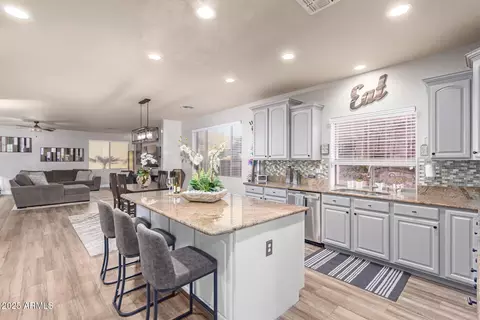 2626 E Bear Creek Ln, Phoenix, AZ 85024 photo 2
