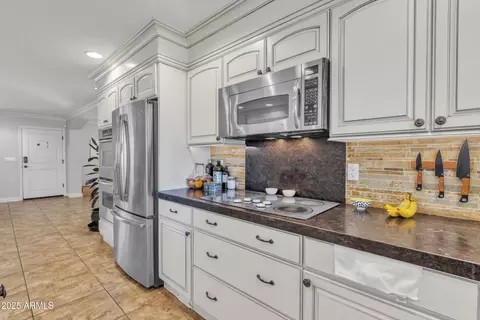 Kitchen - 2344 N Raven --, Mesa, AZ 85207 photo 4 of 7
