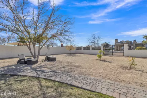 Exterior - 2344 N Raven --, Mesa, AZ 85207 photo 7 of 21