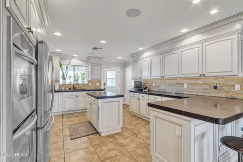 Kitchen - 2344 N Raven --, Mesa, AZ 85207 photo 2 of 7