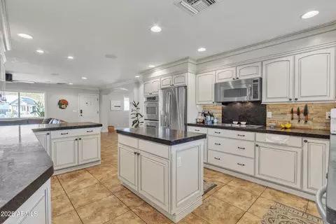 Kitchen - 2344 N Raven --, Mesa, AZ 85207 photo 3 of 7