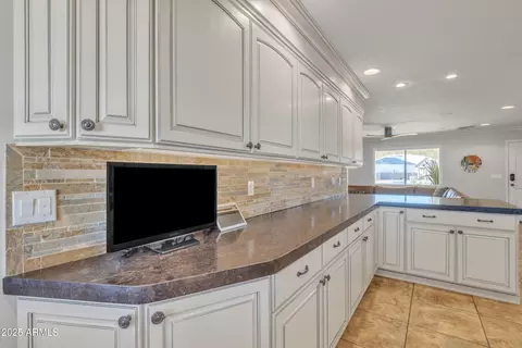 Kitchen - 2344 N Raven --, Mesa, AZ 85207 photo 6 of 7