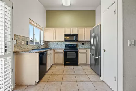 9916 E Dolphin Cir, Mesa, AZ 85208 photo 8