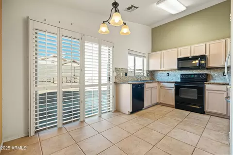 9916 E Dolphin Cir, Mesa, AZ 85208 photo 7