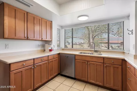 2472 W Crocus Dr, Phoenix, AZ 85023 photo 13