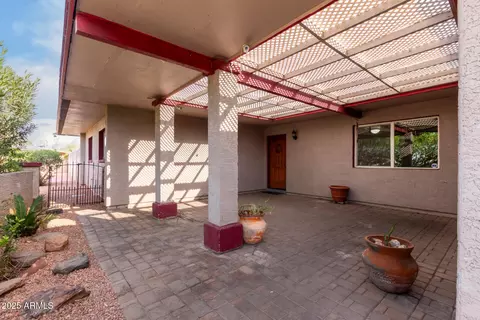 5715 W Heatherbrae Dr, Phoenix, AZ 85031