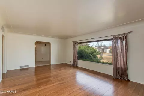 3809 E Highland Ave, Phoenix, AZ 85018 photo 4