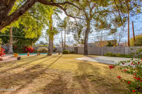 3809 E Highland Ave, Phoenix, AZ 85018 photo 16