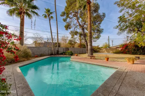 3809 E Highland Ave, Phoenix, AZ 85018 photo 2