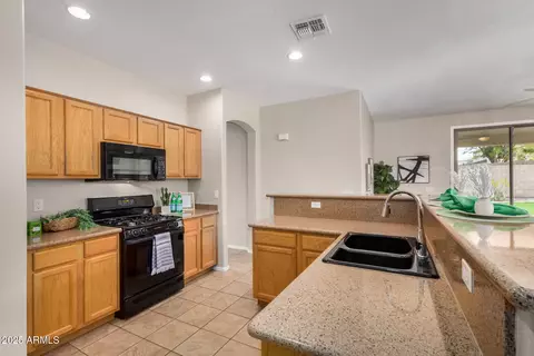 6497 S Twilight Ct, Gilbert, AZ 85298 photo 12