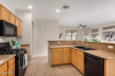 6497 S Twilight Ct, Gilbert, AZ 85298 photo 11