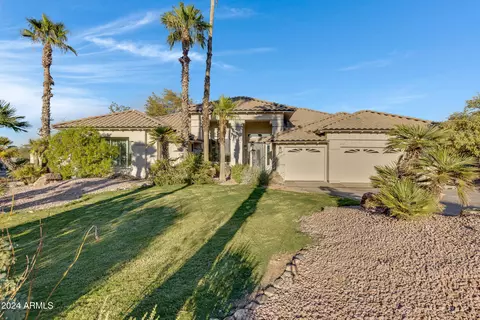Exterior - 1604 E Sheena Dr, Phoenix, AZ 85022 photo 5 of 5