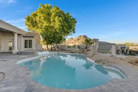 Exterior - 1604 E Sheena Dr, Phoenix, AZ 85022 photo 3 of 5