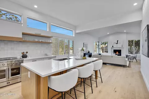 Kitchen - 1604 E Sheena Dr, Phoenix, AZ 85022 photo 2 of 11
