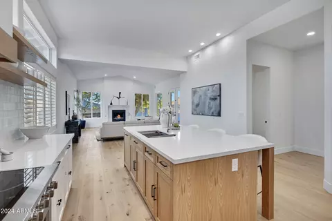 Kitchen - 1604 E Sheena Dr, Phoenix, AZ 85022 photo 7 of 11