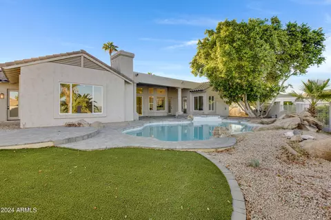 Exterior - 1604 E Sheena Dr, Phoenix, AZ 85022 photo 4 of 5