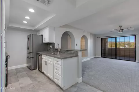 10410 N Cave Creek Rd #2011, Phoenix, AZ 85020