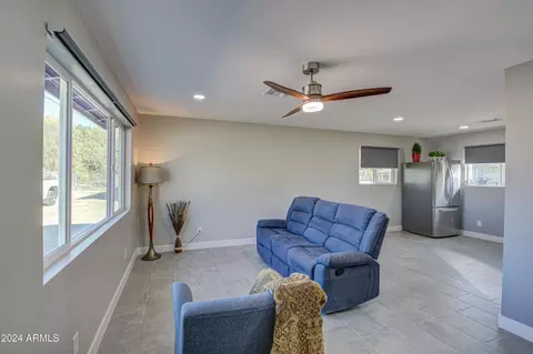 6323 N 65th Dr, Glendale, AZ 85301 photo 2