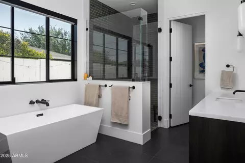 Bath - 3837 E Heatherbrae Dr, Phoenix, AZ 85018 photo 1 of 2