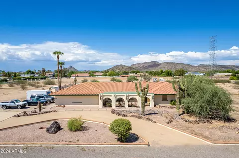 4832 W Saguaro Park Ln, Glendale, AZ 85310