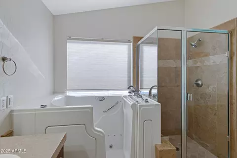 Bath - 415 E Glenhaven Dr, Phoenix, AZ 85048 photo 2 of 3