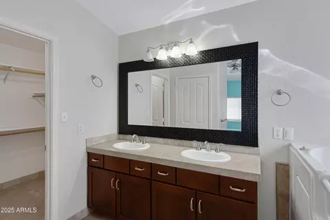 Bath - 415 E Glenhaven Dr, Phoenix, AZ 85048 photo 1 of 3