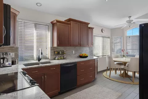 Kitchen - 415 E Glenhaven Dr, Phoenix, AZ 85048 photo 2 of 4
