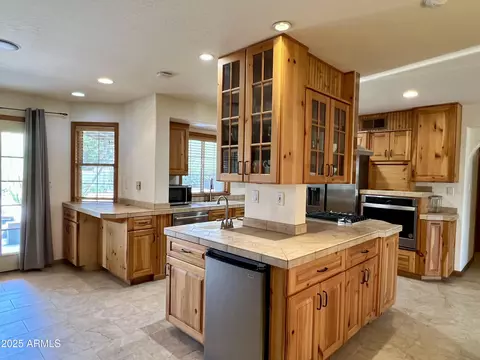 1414 E Shangri La Rd, Phoenix, AZ 85020