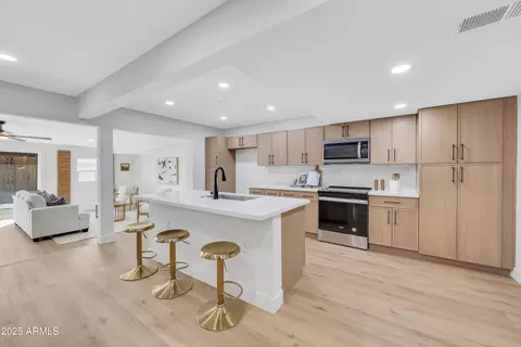 5137 E Monte Vista Rd, Phoenix, AZ 85008
