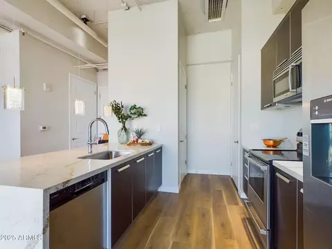 Kitchen - 1 E Lexington Ave #1507, Phoenix, AZ 85012 photo 5 of 8