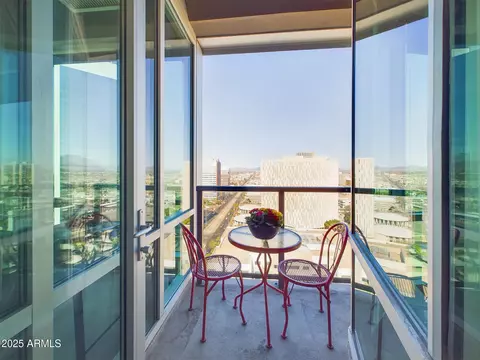 Exterior - 1 E Lexington Ave #1507, Phoenix, AZ 85012 photo 1 of 11