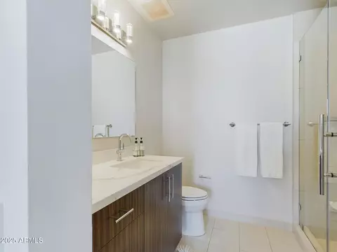 Bath - 1 E Lexington Ave #1507, Phoenix, AZ 85012 photo 1 of 5