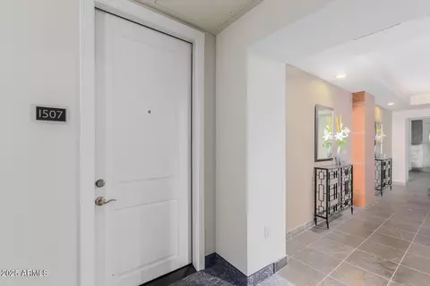 Entry Way - 1 E Lexington Ave #1507, Phoenix, AZ 85012 photo 2 of 3
