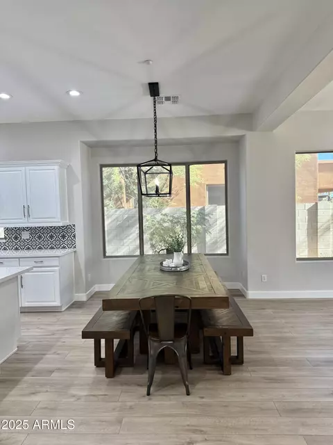 3957 Expedition Way, Phoenix, AZ 85050 photo 9