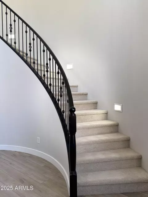 3957 Expedition Way, Phoenix, AZ 85050 photo 5