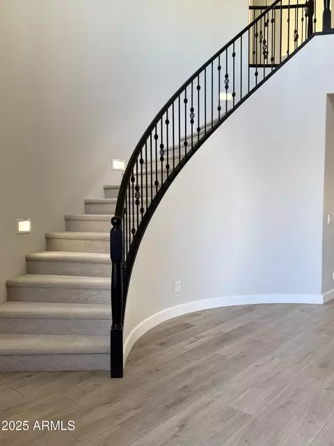 3957 Expedition Way, Phoenix, AZ 85050 photo 6